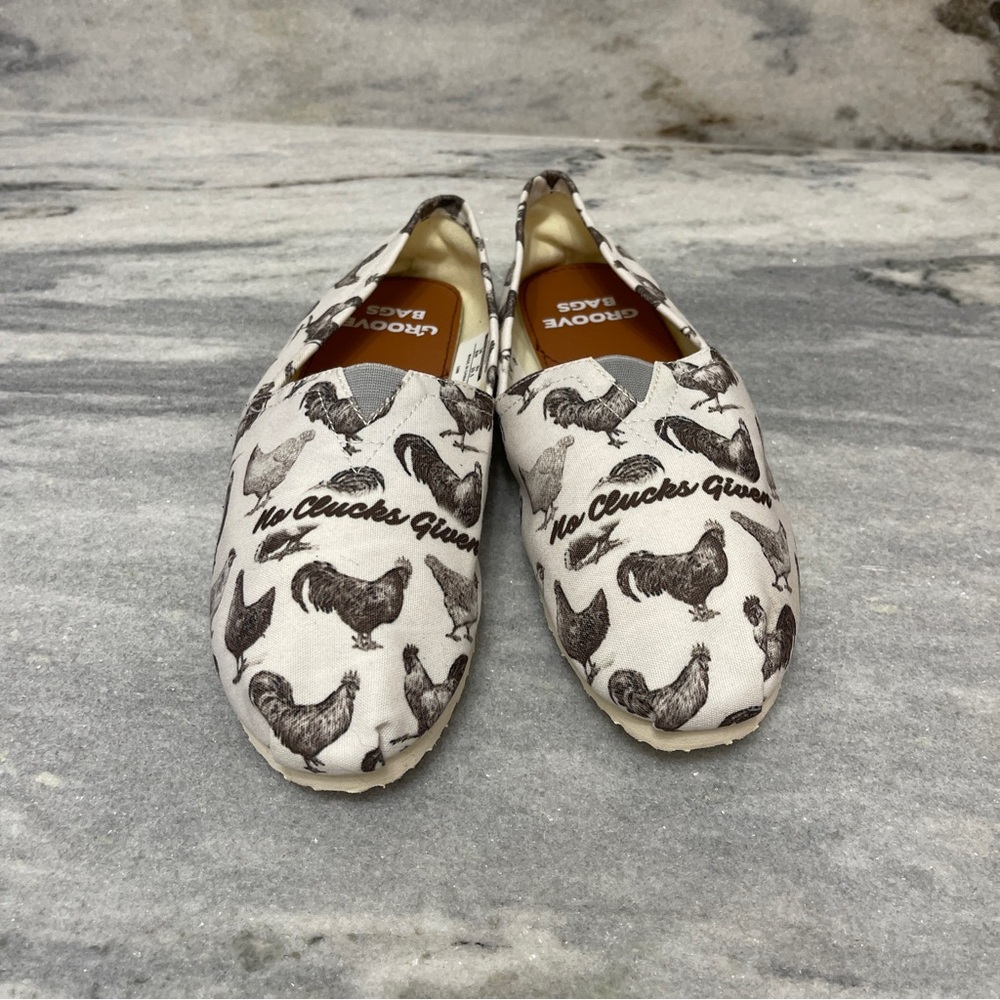 Groove Bags Chicken No Clucks Given Print Slip-On Shoes Sz 8